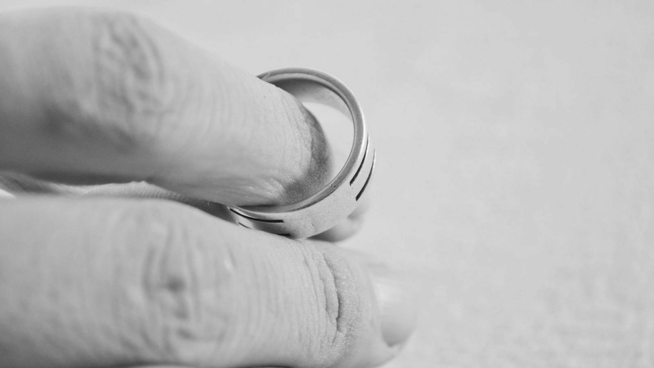 hand830791280jpg_60ac02a3db160