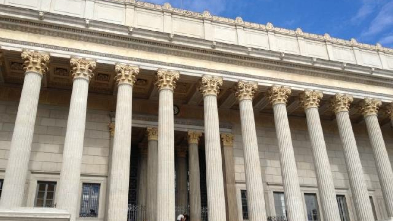 palaisjustice24colonnesfacadesjpg_5d455fd9ef15e
