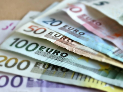 banknotesgd64bf9faf1920jpg_61929e5a8a524